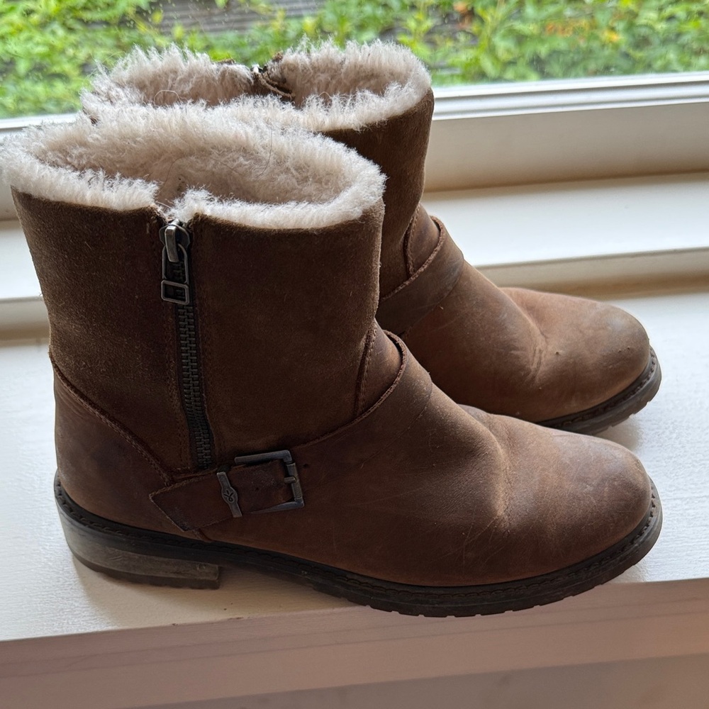 Emu Brown Winter Boots with Cream Lining